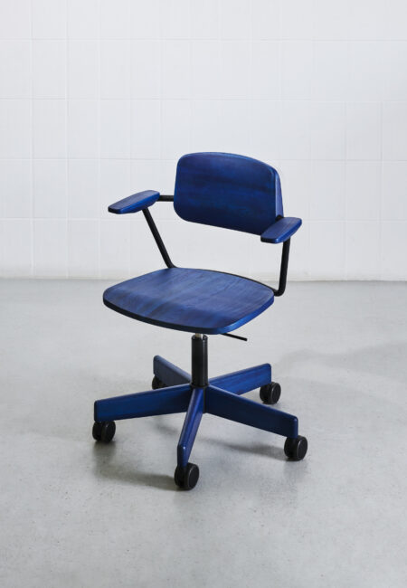 Giroflex 150 Bureaustoel Indigoblue Hout Blauw Projectmeubilair